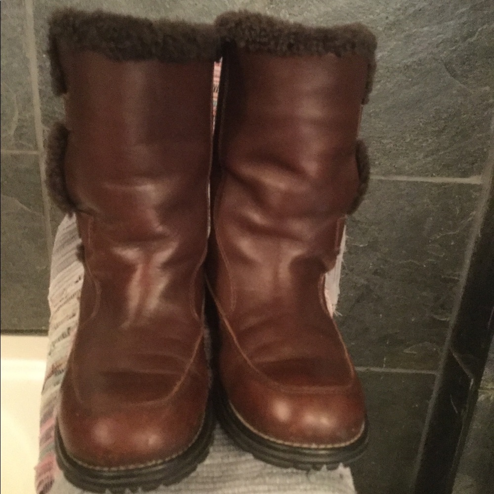 Women’s Niels Leather Ugg Booties Sz 8